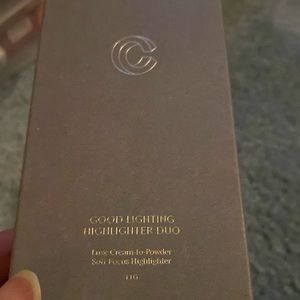 Complex good lighting highlighter duo